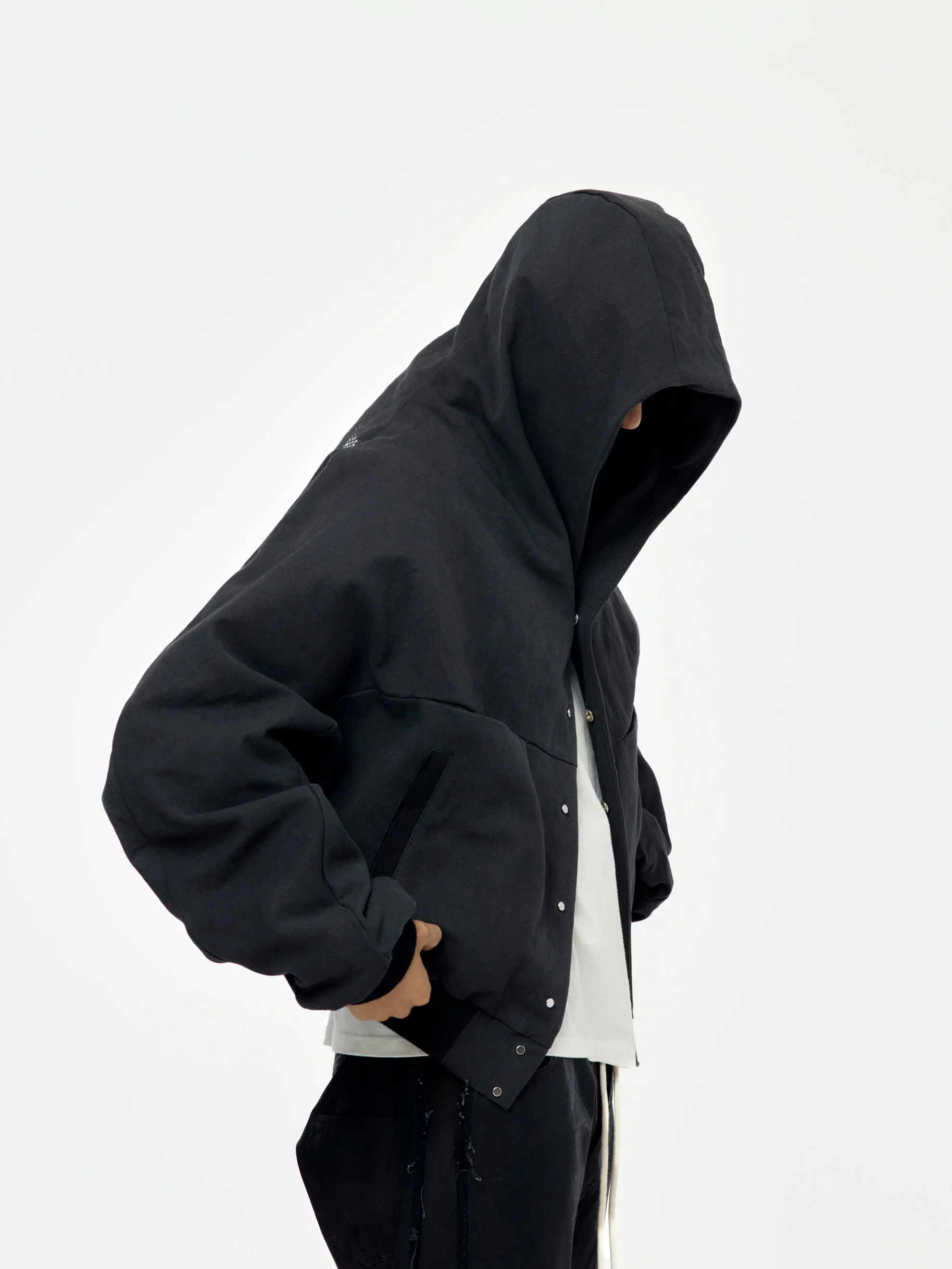 HOODED BANSHEE BOMBER (Black)