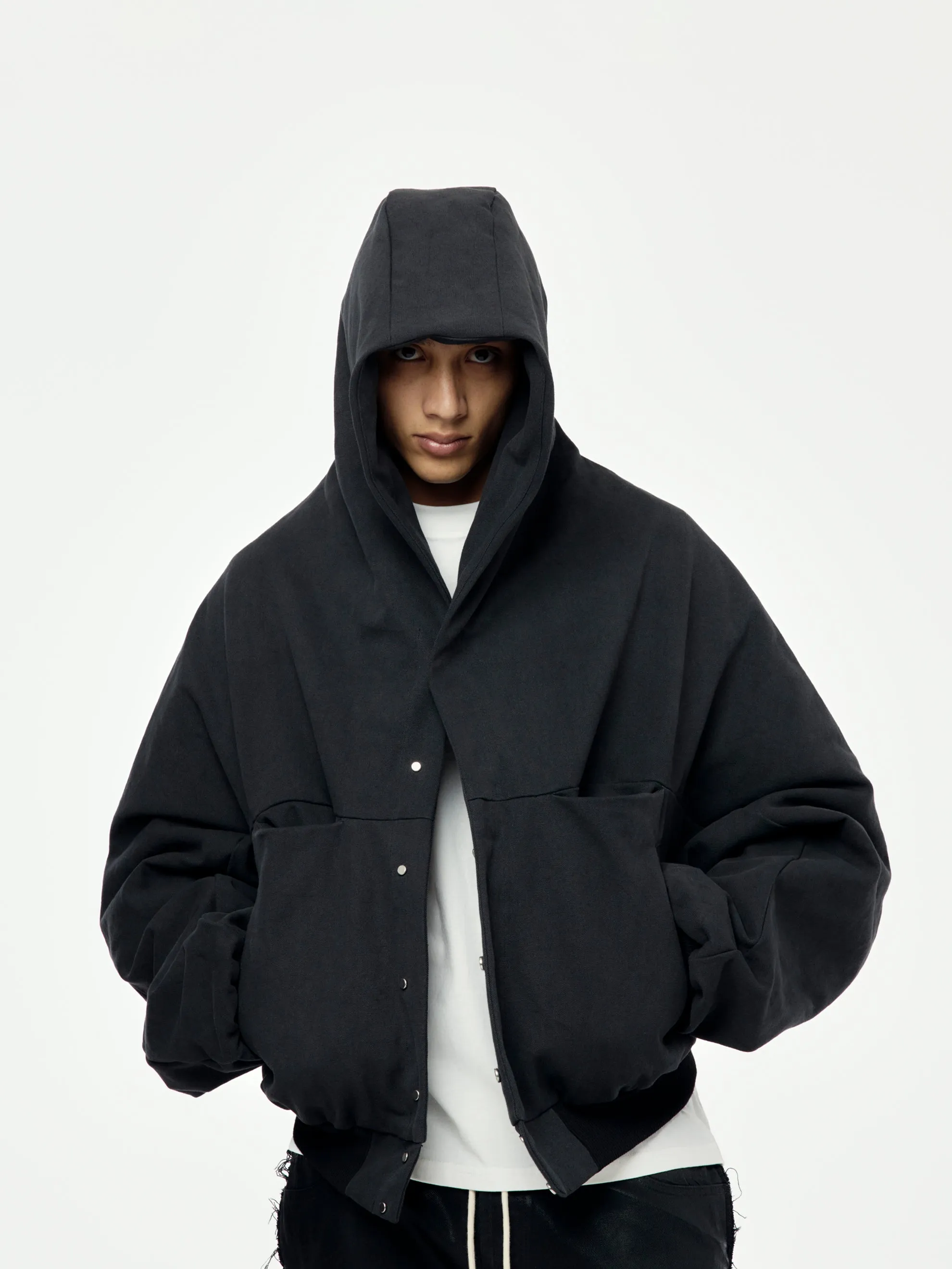 HOODED BANSHEE BOMBER (Black)