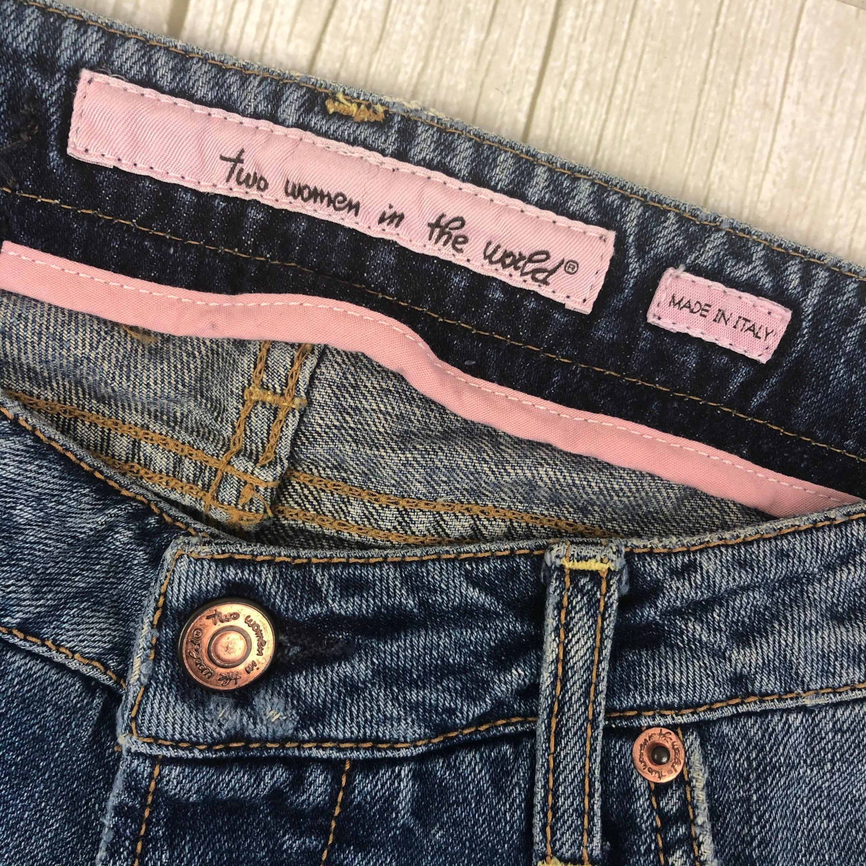 NWT - Two Women in the World - Italian Destroyed 'Jenny' Jeans  -Size 26 Long